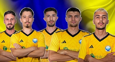 Küçükçekmece Sinopspor'da 5 Futbolcuyla Sözleşme İmza Töreni