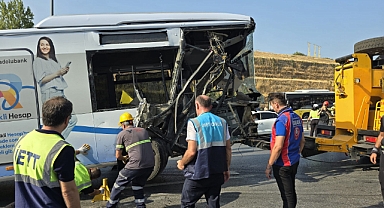 Sefaköy'de Metrobüs Kazası: 1 Ölü, 47 Yaralı
