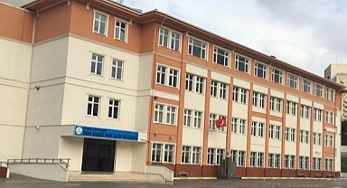 Atakent Mahallesi'nde İmam Buhari İmam Hatip Ortaokulu'nda 