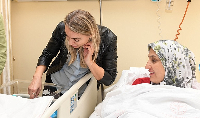 İstanbul'da şaşırtan olay! Hamile kadın metrobüste doğum yaptı