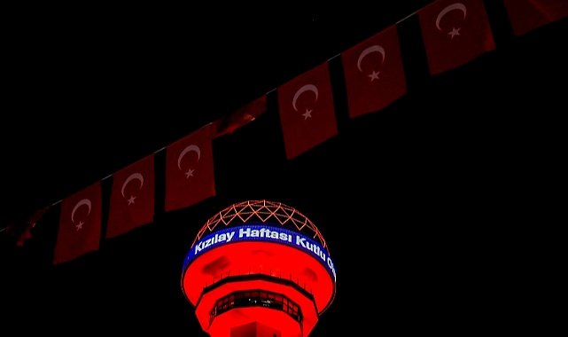 TÜRKİYE’NİN SEMBOL YAPILARI ,KIZILAY KIRMIZISI İLE IŞIKLANDIRILDI