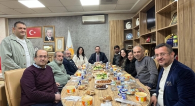 AK Parti Küçükçekmece İlçe Başkanlığı, Basın Temsilcileriyle İftarda Bir Araya Geldi