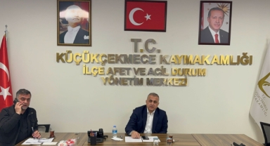 İstanbul'da 6.2 Şiddetindeki Depremin Ardından Küçükçekmece Kaymakamlığı Kriz Masasında Alarm Durumunda