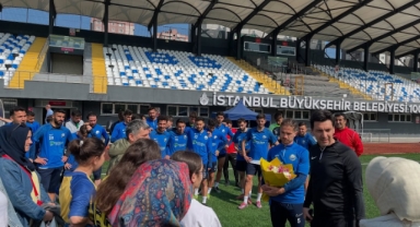 Küçükçekmece Sinopspor’da Anlamlı Ziyaret: Yönetici Nurdan Şahin ve Bayan Taraftarlardan Destek Mesajı
