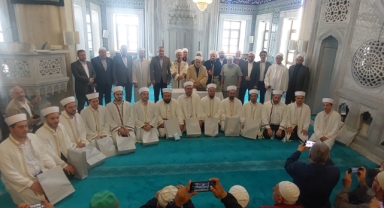 Küçükçekmece Yavuz Selim Camii'nde Hafızlık Merasimi: 12 Kurra Hafız İcazetlerini Aldı