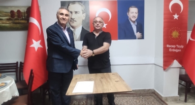 AK Parti Cennet Mahallesi'nde Bayrak Değişimi: Osman Ustaoğlu Görevi Devraldı
