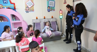 Küçükçekmece’de Çocuklara Yaz Sürprizi: Hem Oyun Hem Trafik Bilinci