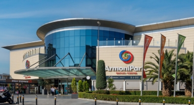 Küçükçekmece'de AVM Otopark Ücretine Tepki: