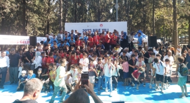 Küçükçekmece’de Yaz Kur’an Kursları Ödül Töreni Düzenlendi