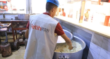 Yemen’de Savaş Var, Ama Yalnızlık Yok: Fetih 1453’den 1000 Kişiye Sıcak Yemek