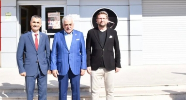 AK Parti Heyeti Küçükçekmece İlçe Millî Eğitim Müdürlüğü’nü Ziyaret Etti 