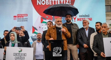 Özgürlük Filolarına Eminönü'nden Destek: Nöbet Devam Ediyor