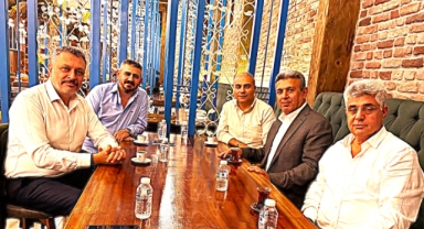 AK Parti Küçükçekmece’de Sürpriz Buluşma: Eski Başkanlar Aynı Karede 