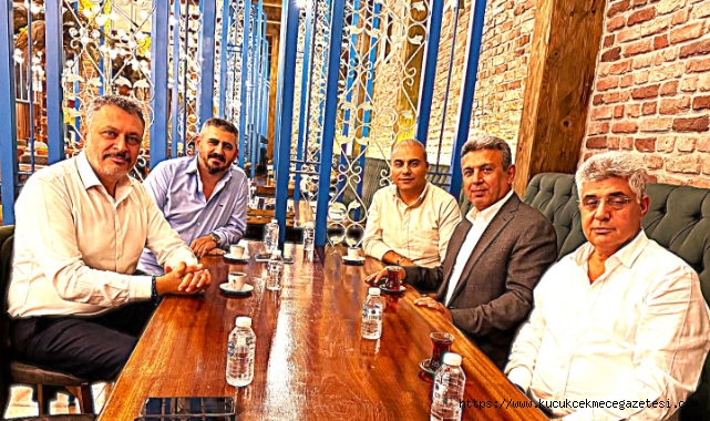 AK Parti Küçükçekmece’de Sürpriz Buluşma: Eski Başkanlar Aynı Karede 