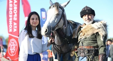 Atın Nefesiyle, Tarihin İzinde: Özcan Ailesinin Gönüllere Dokunan Gösterisi 