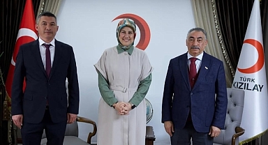 Küçükçekmece Kızılay'dan Ankara Çıkarması: Başkan Doğan Şeyda Genel Merkezde Temaslarda Bulundu