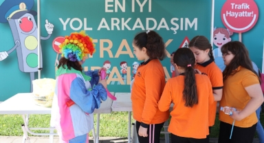 Trafik Hayattır! ve Küçükçekmece Belediyesi’nden çocuklara trafik güvenliği şenliği 