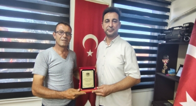 KAS-DER KÜÇÜKÇEKMECE ŞUBESİNDEN MEHMET DENER'E ANLAMLI PLAKET