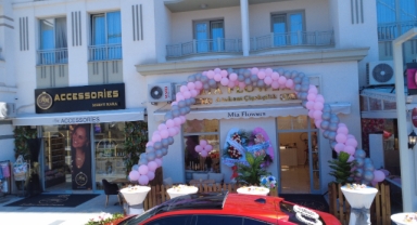 Küçükçekmece İstasyon Mahallesi'nde Çiçeklerin Yeni Adresi: Mia Flowers Hizmete Açıldı 
